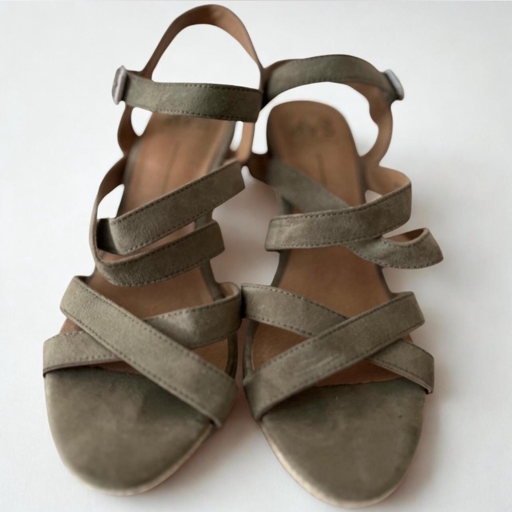 DV by Dolce Vita Olive Wedge Sandals with Espadrille Heel - Picture 3 of 6